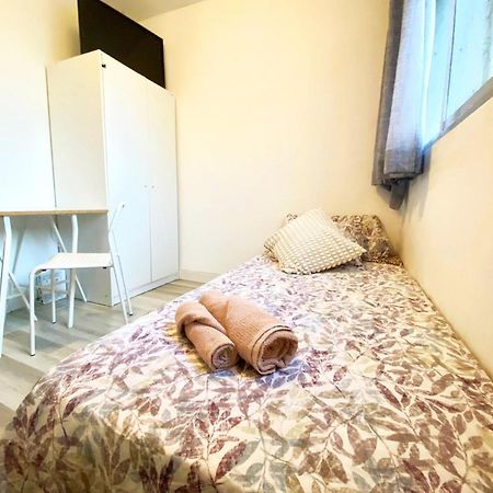 Valencia Guest Rooms Near The Beach In Shared Apartment Exterior foto